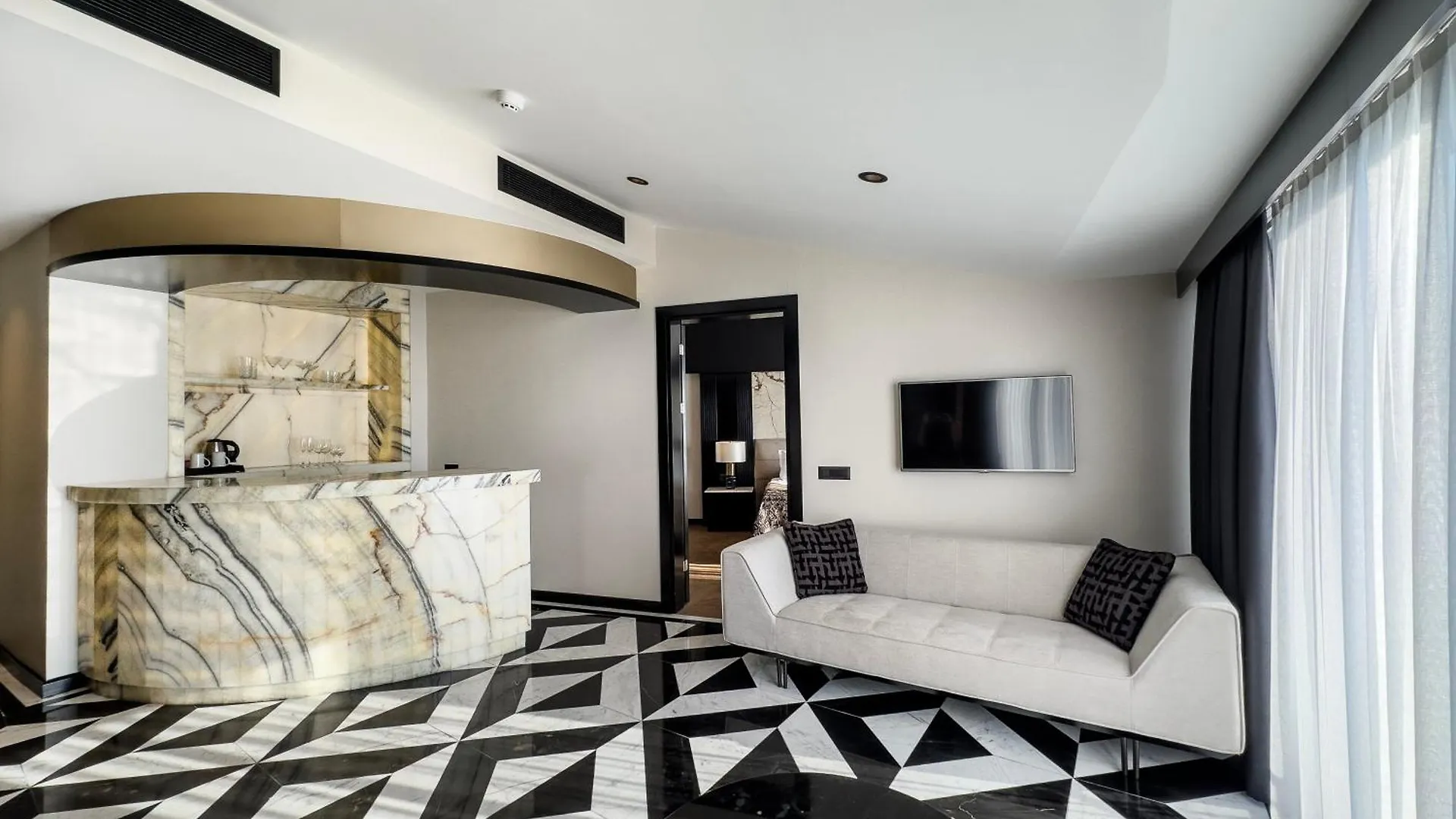 Charisma De Luxe Hotel Kusadasi